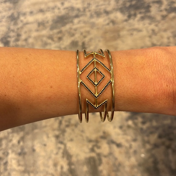 Stella & Dot Pave Sphinx Cuff Bracelet, great condition! - Picture 4 of 4